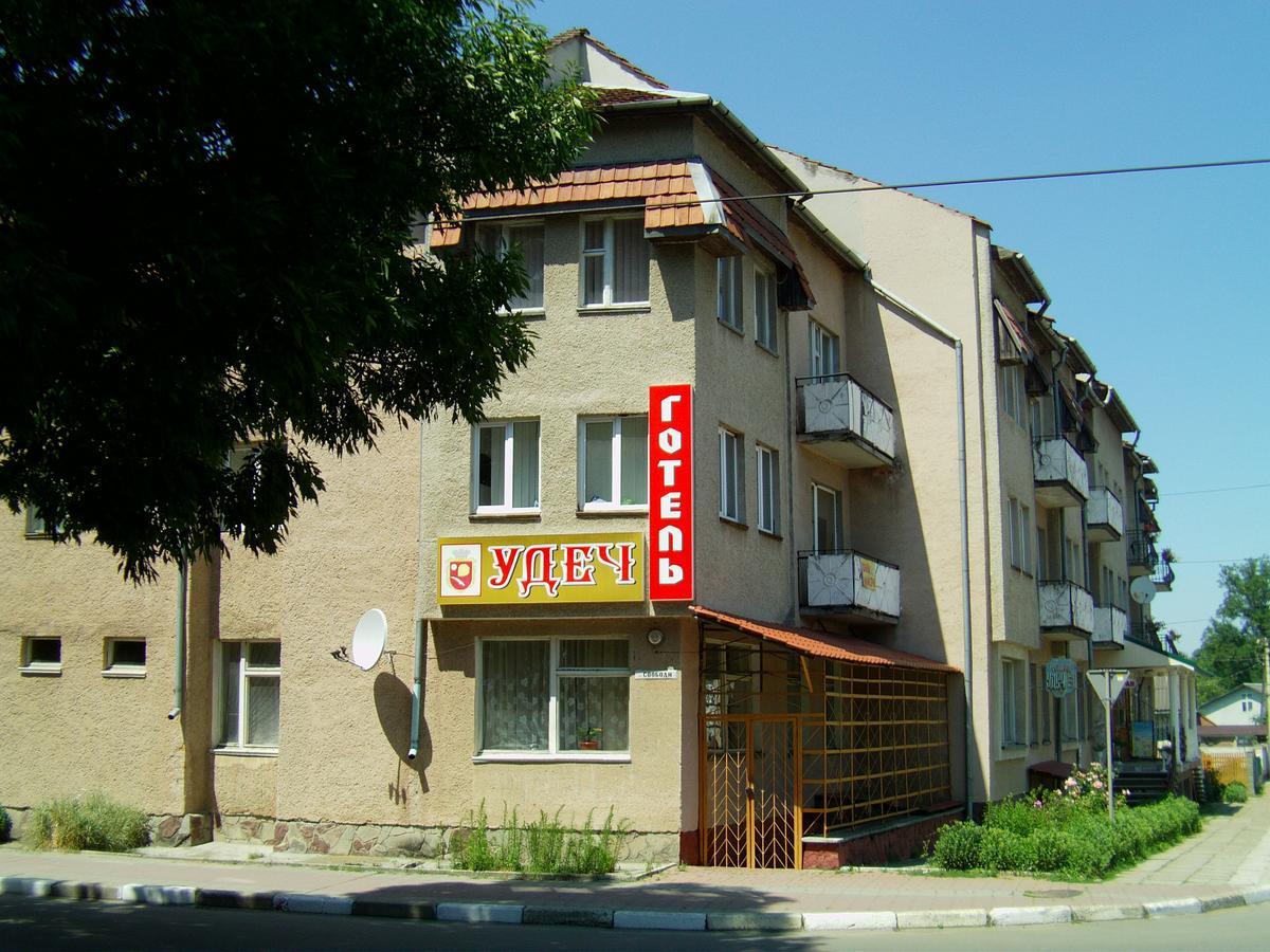 Удеч 호텔 Zhidachov 외부 사진